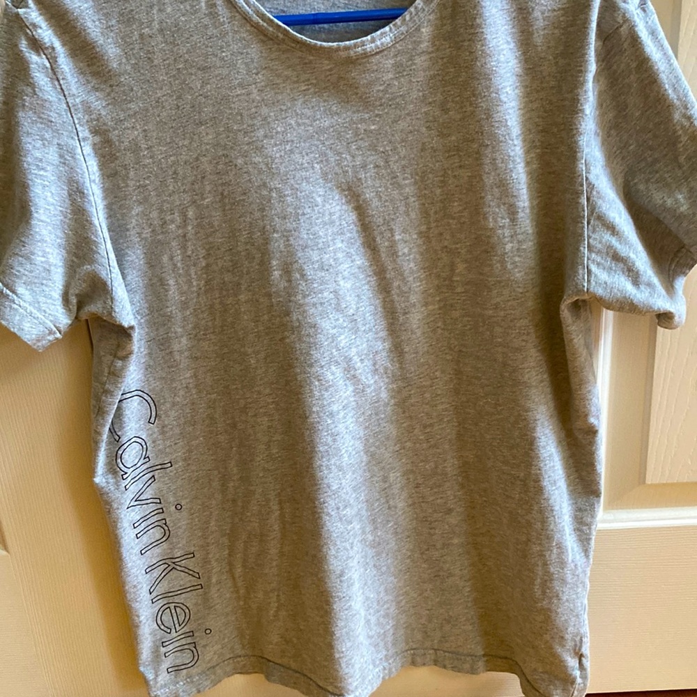 Calvin Klein gray large T-shirt